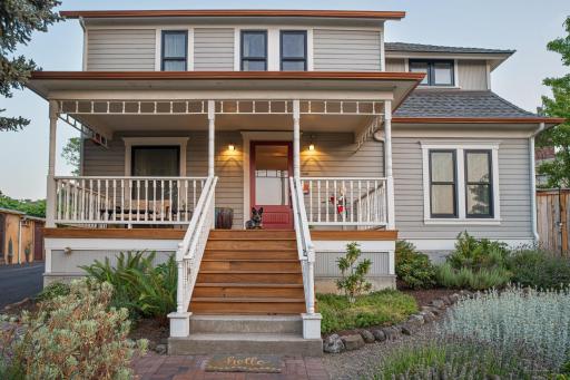 Redtail Inn - 3 Suites Sleeps Up To 12 - Housity