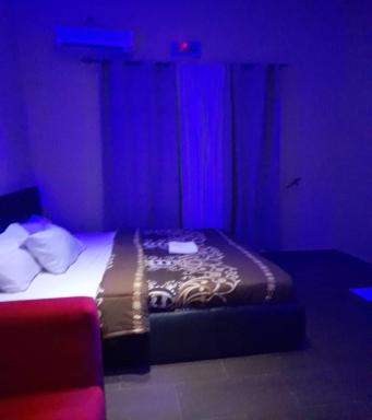 HOTEL ADONAI - Housity