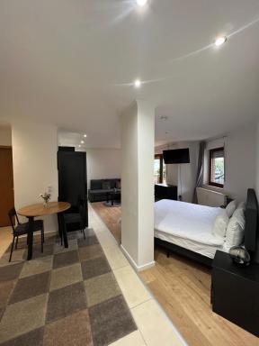 TMJ Apartment 3 - Housity