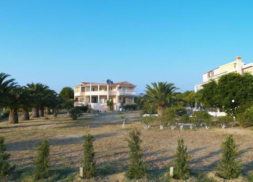 Sunny Flats - Housity