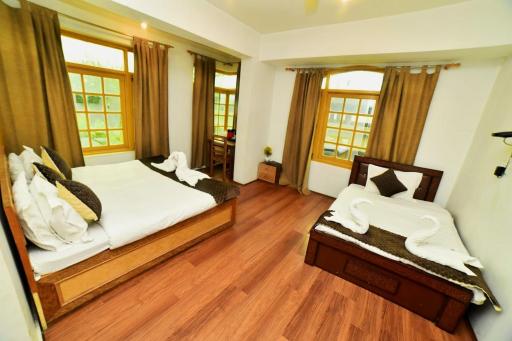 Chinar Inn - Hizvo