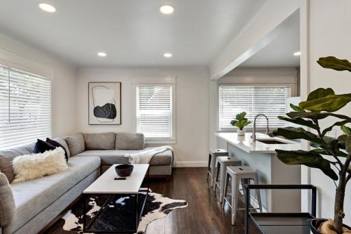 Pet Friendly Modern Home In The Heart Of Ferndale - Housity