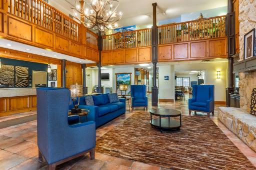 Best Western Dinosaur Valley Inn & Suites - Housity