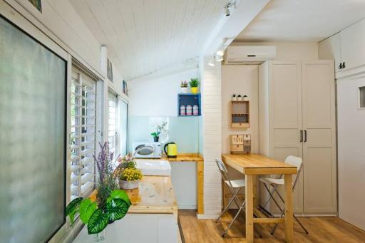 Stylish Studio Apt 2Min Walk To Beach - Housity