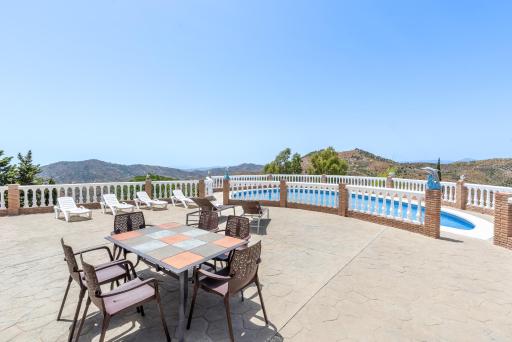 Acogedora Villa Con Piscina, Barbacoa, Chimenea y Vistas a La Sierra - Housity