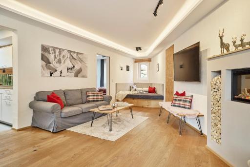 Ski-to-door Mountain Living Ski-in & Ski out Silvretta Sommer Card Including - Housity