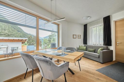 Ski-to-door Mountain Living Ski-in & Ski out Silvretta Sommer Card Including - Housity