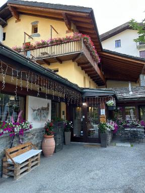 Hotel Coeur Du Village - Housity