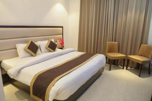 Hotel Bal Residency 100Mtr Golden Temple - Housity
