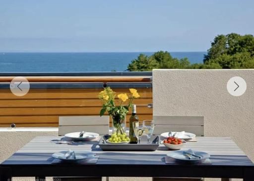 Curlew 5 - The Cove - Housity
