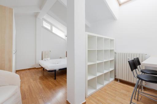 Milano Viale Umbria Bright Studio - Housity