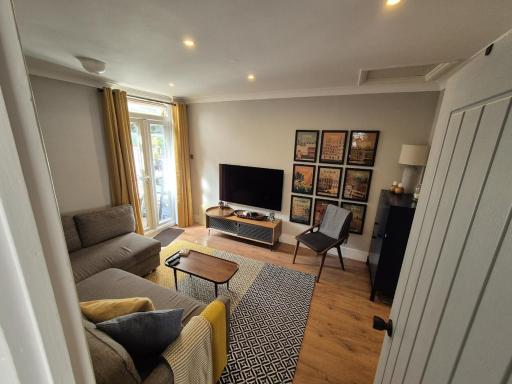 Charming London 2 bed Apartment Kennington Oval - Housity