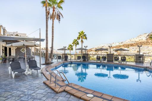 Apartamentos Cabau Cala Nova - Housity