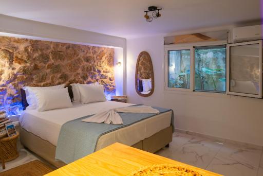 just for two in Athens - Hizvo