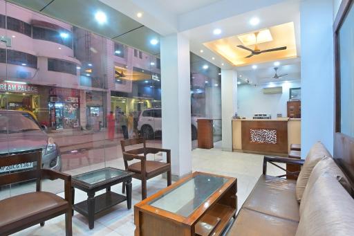 Hotel Maharani Lodge - Housity