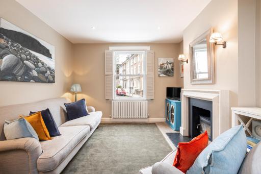 Lovely Battersea Home by UnderTheDoormat - Housity