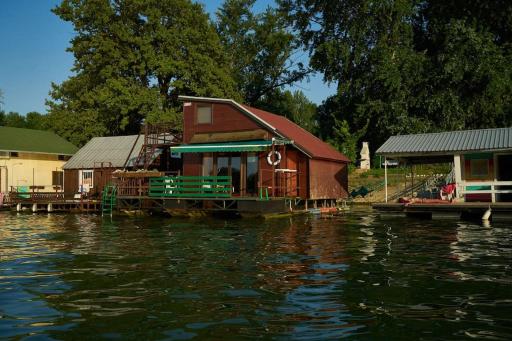 Homey house boat, great location - Housity