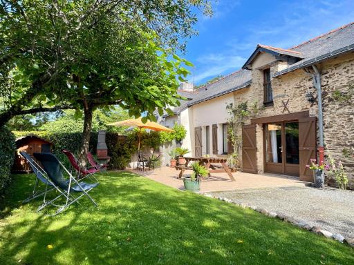 Gîte rénové avec jardin, salle de jeux et vélos, près du Canal de Nantes à Brest - FR-1-306-1016 - Housity