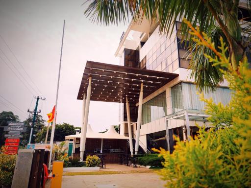 Hotel Sri Sierra - Housity