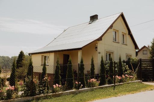Noclegi na Wzgórzu Sopotnia Wielka - Housity