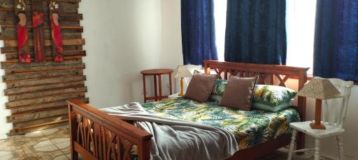 Thalassa's - Housity