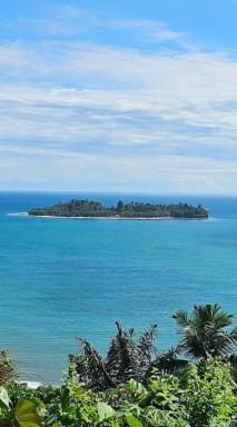 The view padang, Amazing view, food, drink, sleep, transport, 8 mins Mentawai fast ferry - Housity