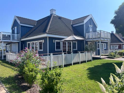 Blaues Haus am See - Housity