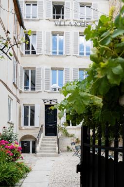 Villa Robs - Appartements tout confort, TV connectée, Haut débit, Localisation idéale - Courts séjours & Affaires - Arrivée autonome - Pas d'ascenseur - Housity
