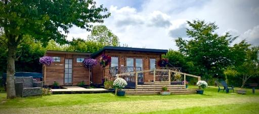 Cherry Tree Glamping Lodge - Housity