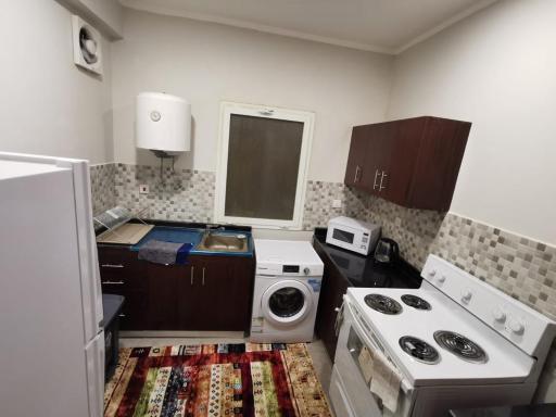 Grandeur Sunrise Apartments - Housity