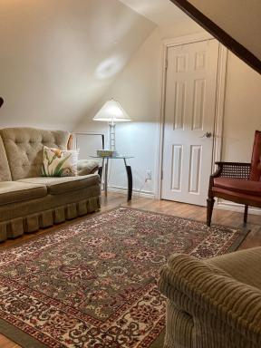 West Gate Bed and Breakfast - Housity