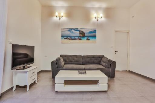 Chic Apartments by the Beach - Housity