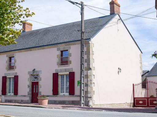 Charmante fermette rénovée avec cour privée, proche de Paris et facile d'accès par autoroutes - FR-1-590-17 - Housity