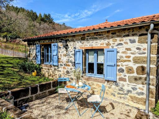 Cabane de Vigne en Auvergne pour Escapade Romantique - FR-1-582-74 - Housity