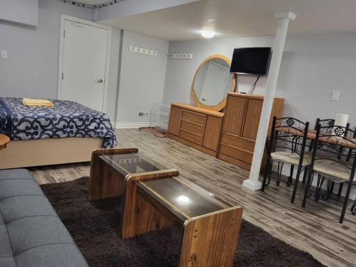 Spacious Studio Suite YYZ Airpot - Housity