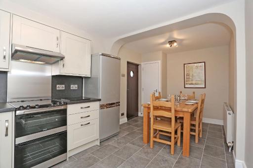 Aberdeen Lighthouse Cottages - coastal, dolphins - Housity