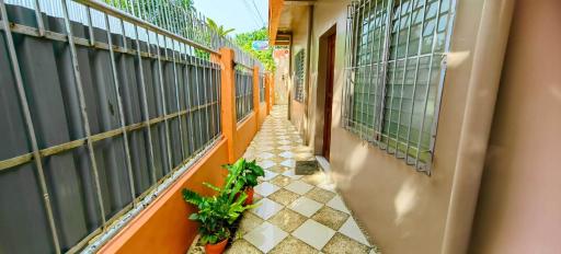 Las Residencias Bed and Breakfast - Housity