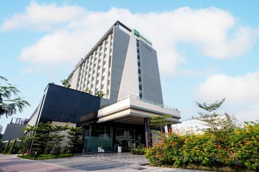 Holiday Inn Lucknow Airport, an IHG Hotel - Hizvo