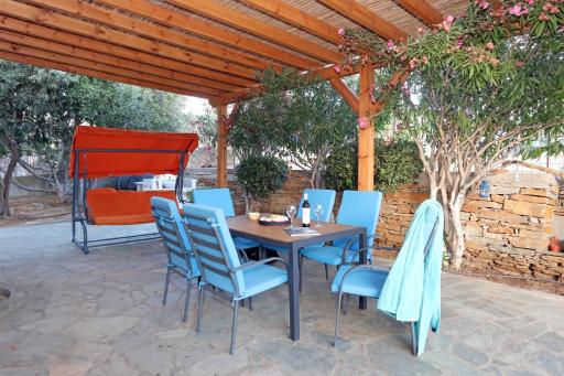 Ruby's summer house with spacious garden and free parking - Housity