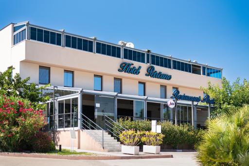 Hotel Petrčane - Housity