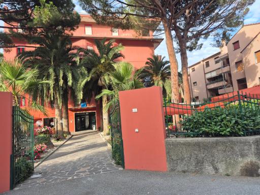 DELuxe 4 Bedrooms in Fegina Monterosso - Housity