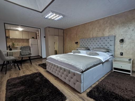 Shelby Accommodation -Adult Only- - Housity