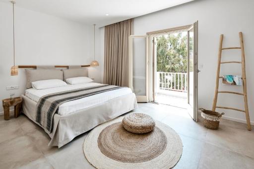 Luxury Milos Apartment Superior Suite 1 Bedroom Well Furnished Interior Adamanta - Housity