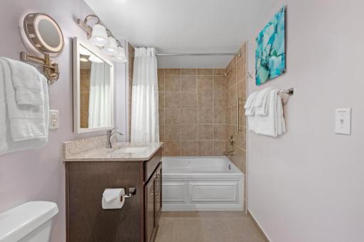 Club Wyndham Towers on the Grove - Housity