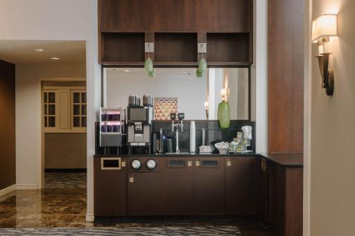 Club Quarters Hotel Rittenhouse Square, Philadelphia - Housity