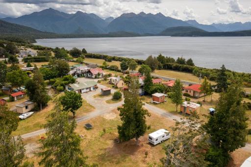 Manapouri Holiday Park - Housity