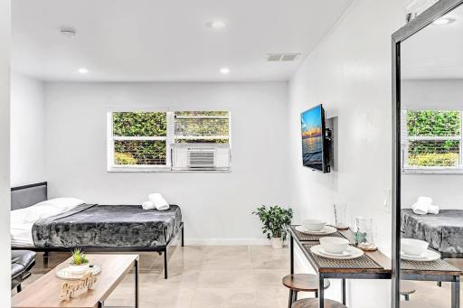 Hollywood Beach Boutique Vacation Studio Lb4 - Housity