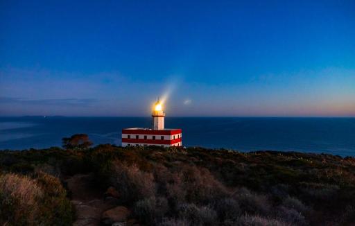 Faro Capel Rosso - Housity