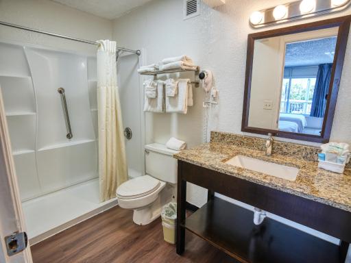 Clearwater Beach Hotel - Housity
