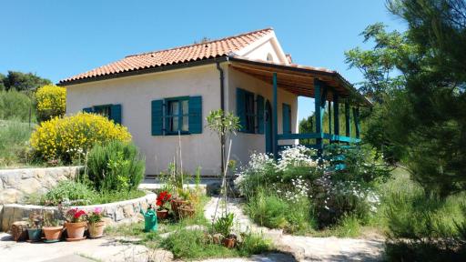 Arya House - Housity